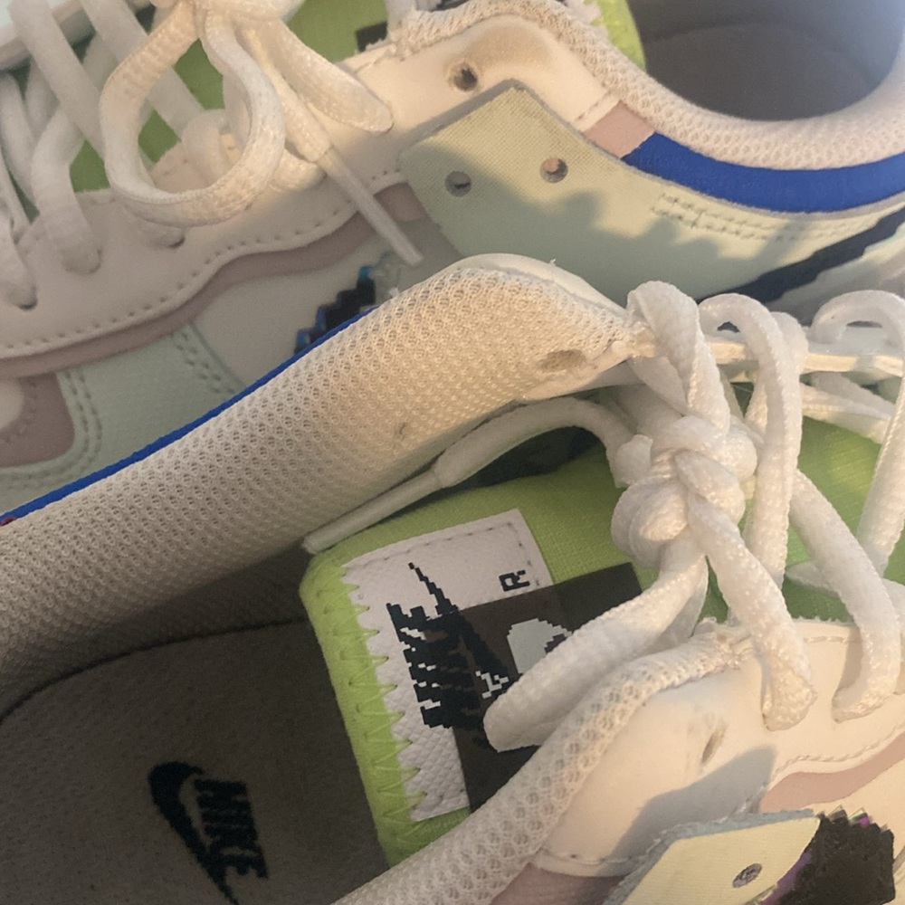 Air Forces - image 4